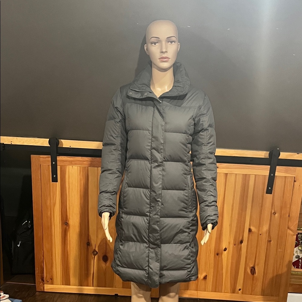 Patagonia Women's Charcoal Puffer Jacket